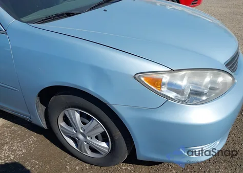 2006 Toyota Camry Le z USA, uszkodzony, nr VIN 4T1BE32K66U679523